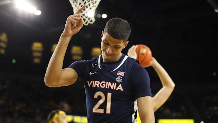 Kadin Shedrick reacts during the Virginia men's basketball game at Michigan in Ann Arbor.